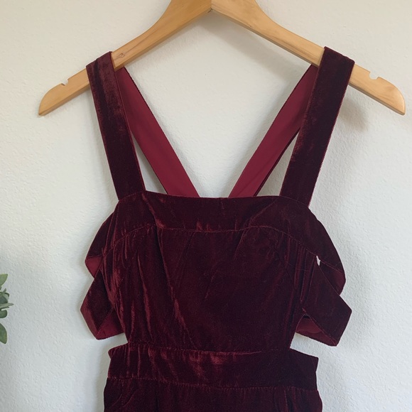 Maroon Velvet Dress - Picture 6 of 8